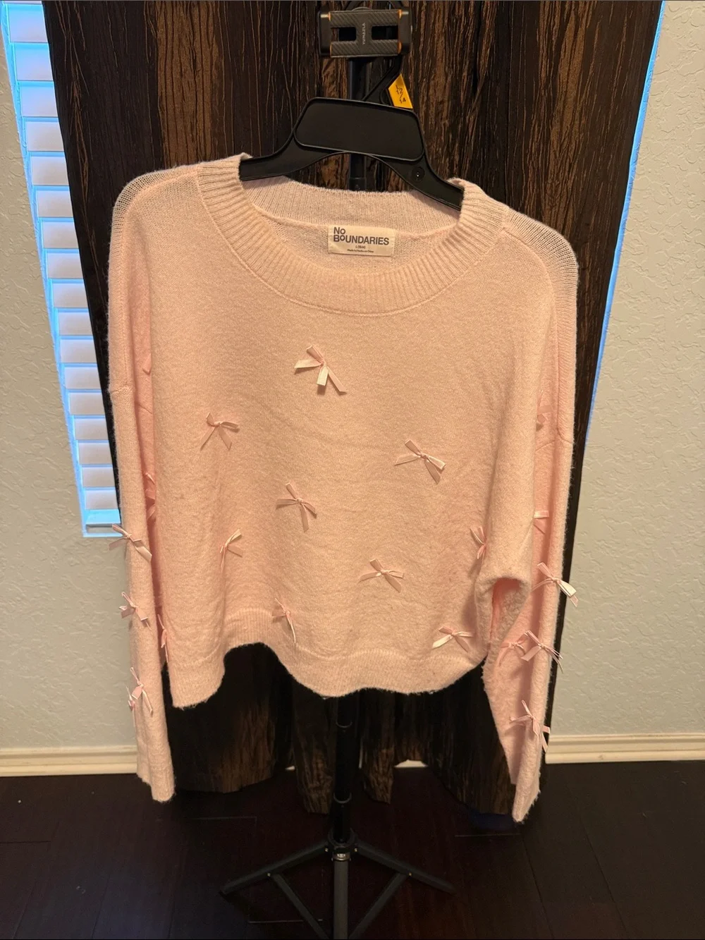No Boundaries Light Pink Bow-Accent Crewneck Sweater
